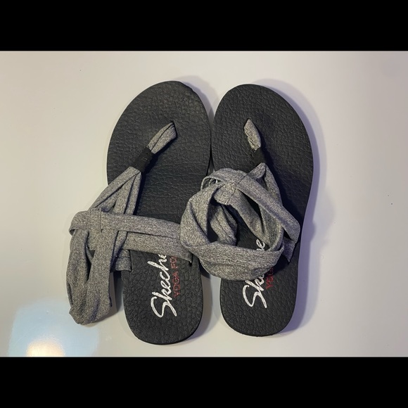 Skechers Shoes - meditation studio kicks